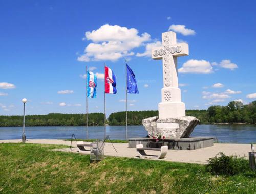 Središnji križ na ušću Vuke u Dunav